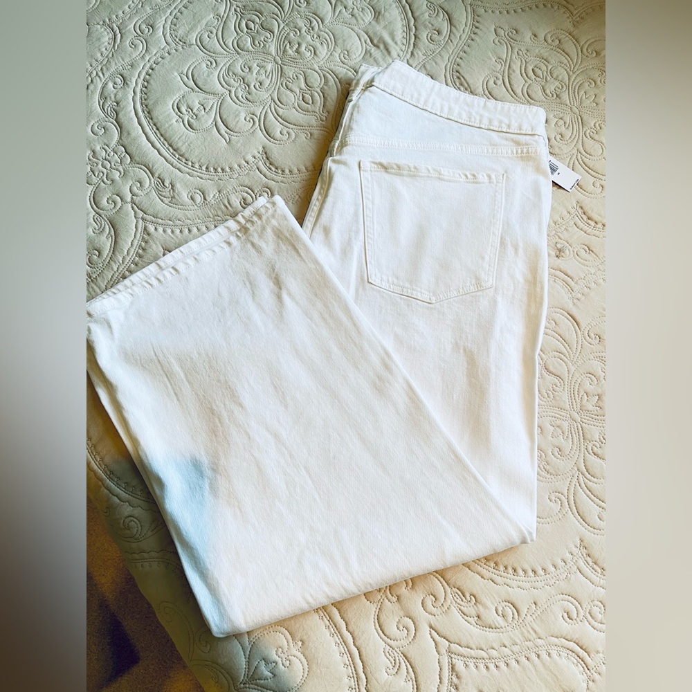 NWT Old Navy Extra High-Rise Sky-Hi Baggy Wide Leg Jean